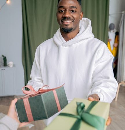 Какой подарок девочке 13 лет