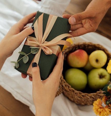 Какие подарки можно подарить на юбилей