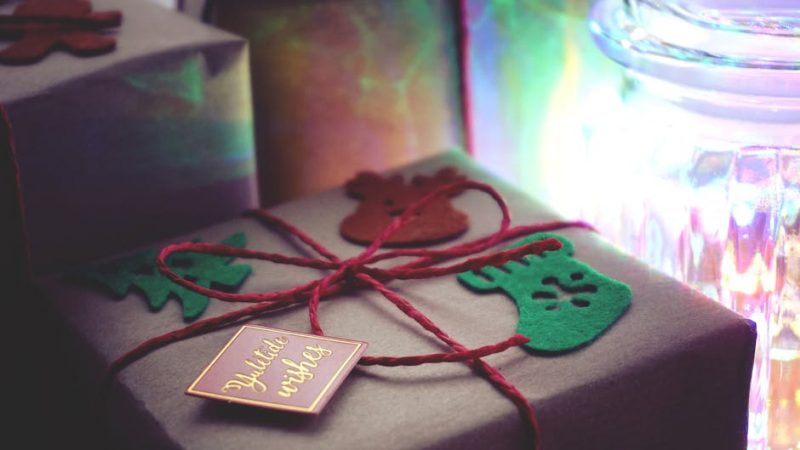 Купить подарок на день