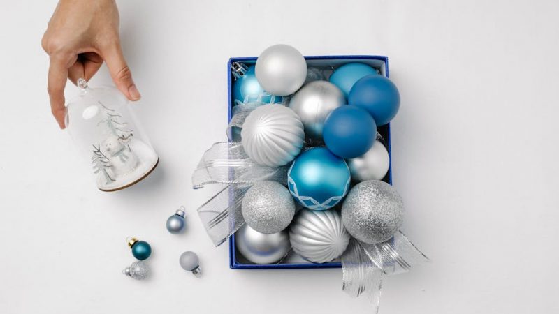 Какой подарок можно подарить школе