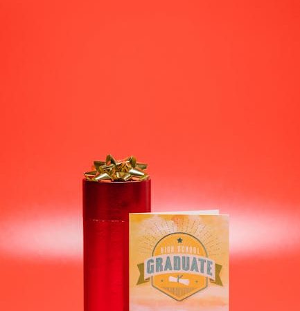 Какой подарок сделать родителям на выпускной