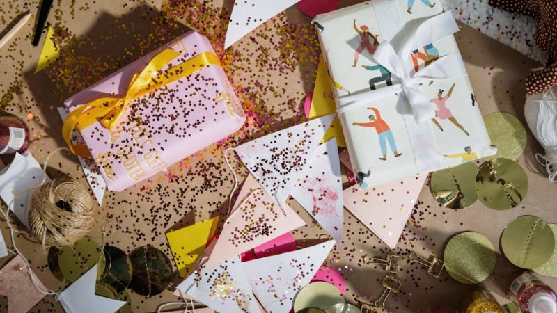 Какие подарки дарят девушкам