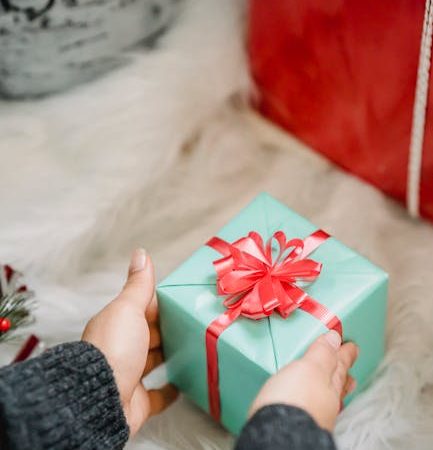 Живут подарками