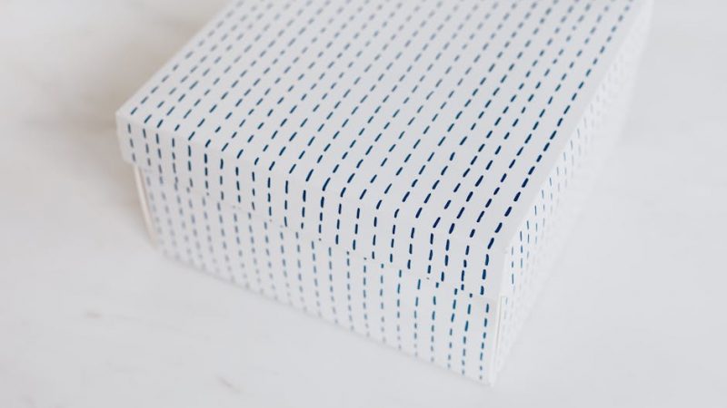 Каждому покупателю подарок