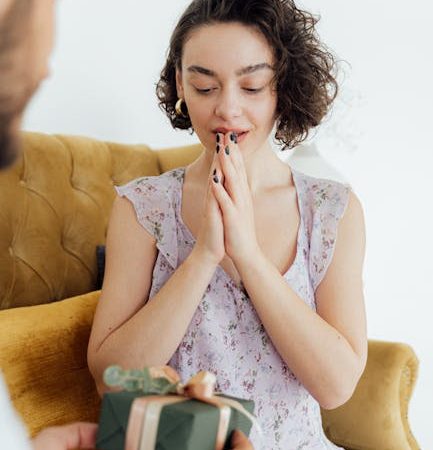 Какой подарок можно подарить сестре