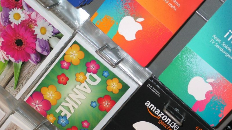 Какой подарок сделать девушке на расстоянии