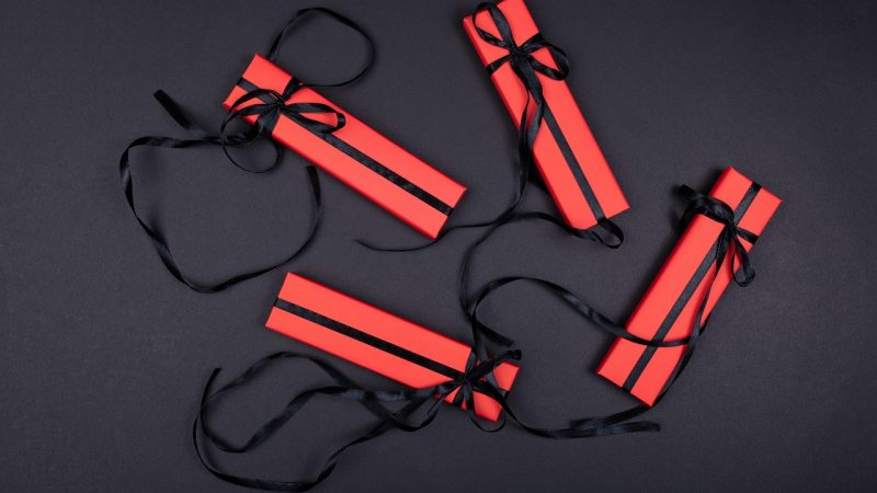 Какой можно сделать памятный подарок