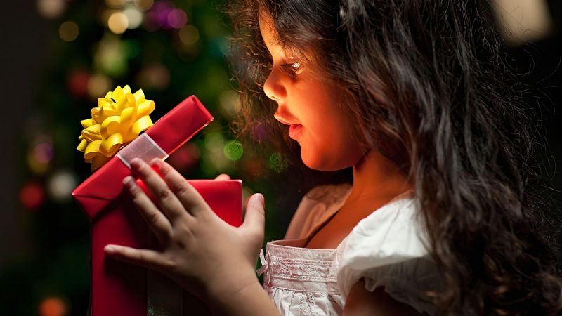 Купить подарок на день