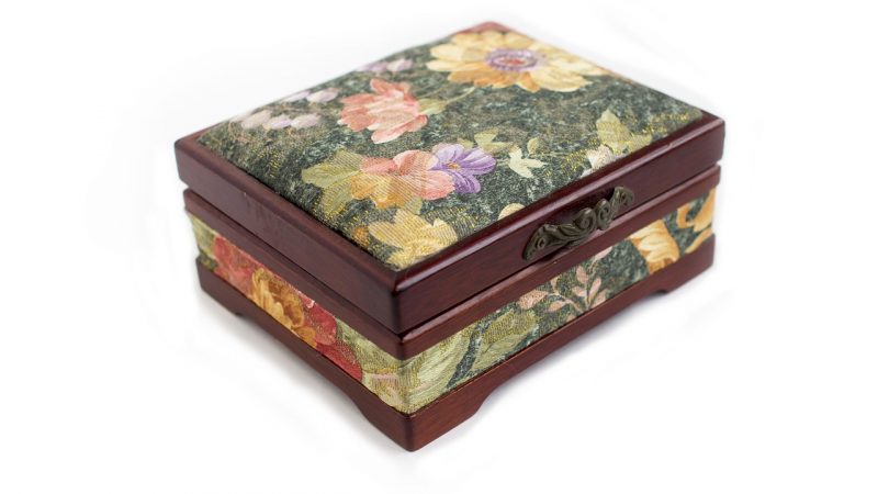 Какой подарок можно купить на свадьбу