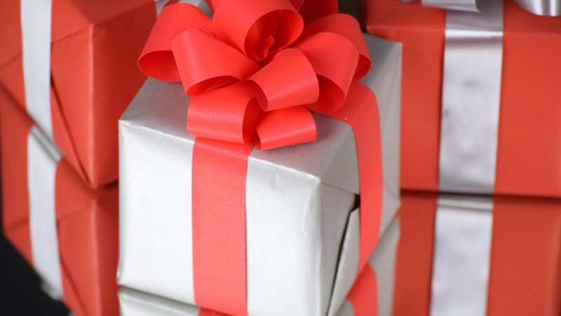 Какой подарок подарить брату на день рождения