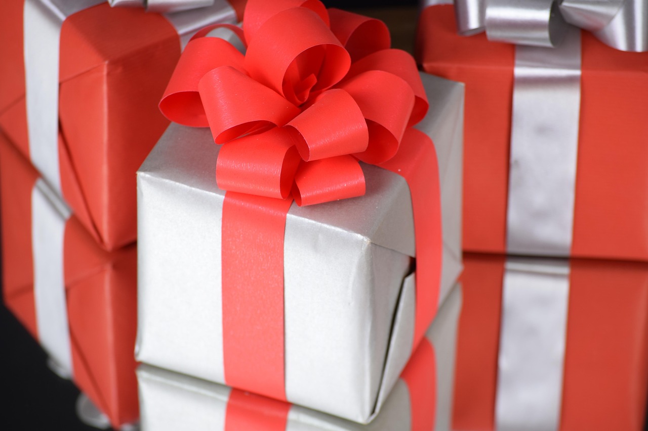 Какой подарок подарить брату на день рождения